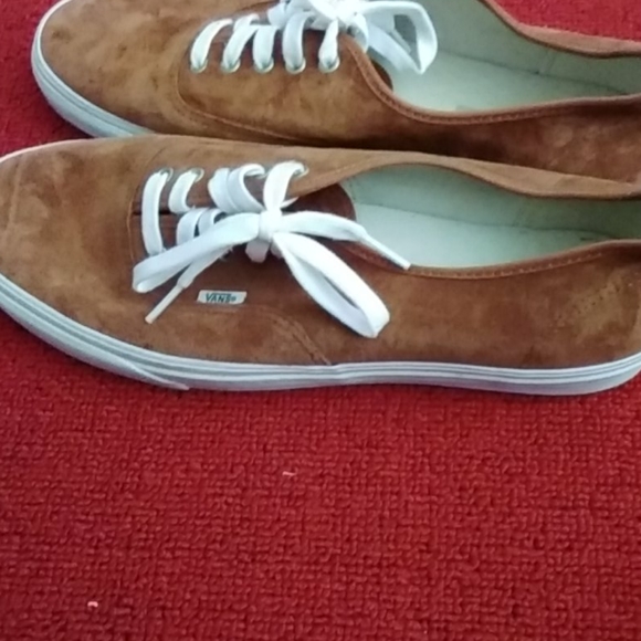 Vans - Picture 2 of 3